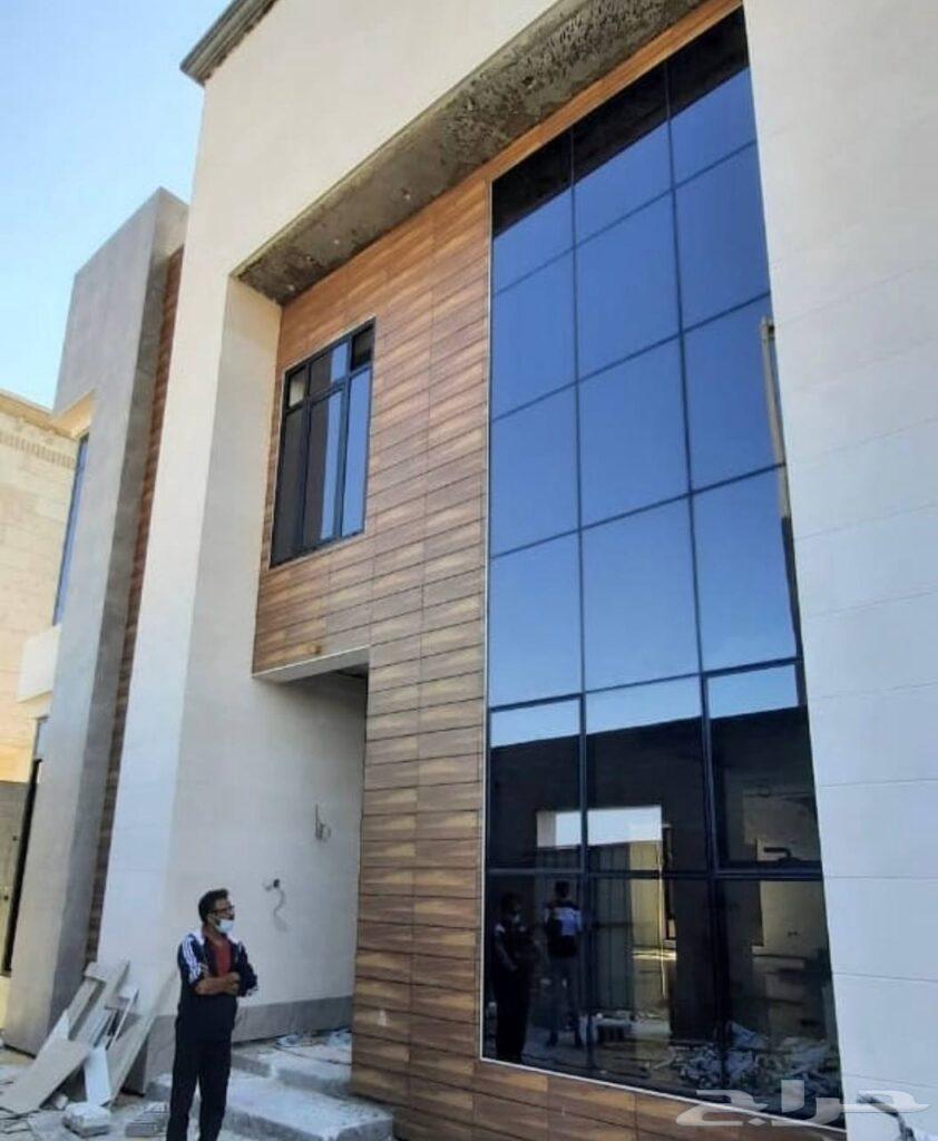 Glass facade installation in Secret64162666563715111