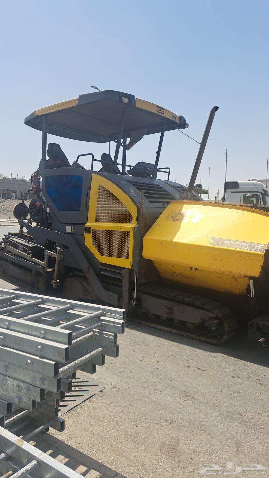 أعمال الأسفلت باحترافية عالية نقوم بتنفيذ أعمال الأسفلت للشو64163068165123111