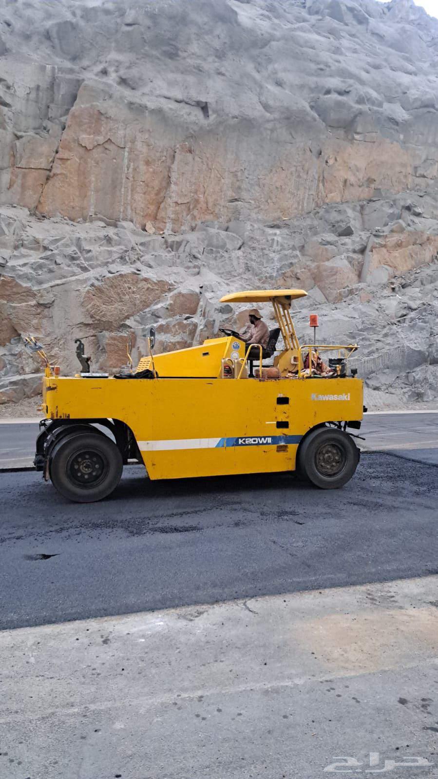 أعمال الأسفلت باحترافية عالية نقوم بتنفيذ أعمال الأسفلت للشو64163068165123113