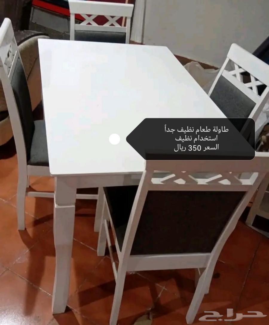 طاولة طعام بحالة ممتازة للبيع64418621224835110