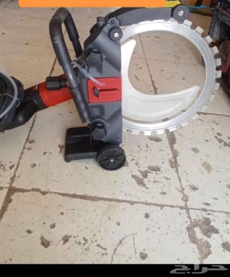 Cutting asphalt walls, sanding rough exterior concrete, sealing openings, chipping64534536623619110