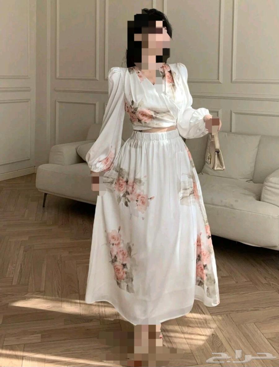 طقم تنورة قطعتين جديد بطباعه ورود أنيق ولطيف64414276629762112