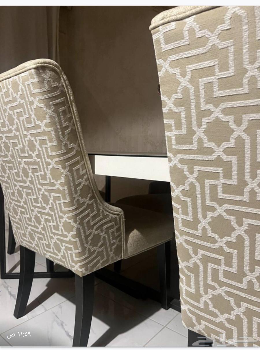 طاولة طعام ماركة من هوم سنتر شبة جديدة64415060855937111