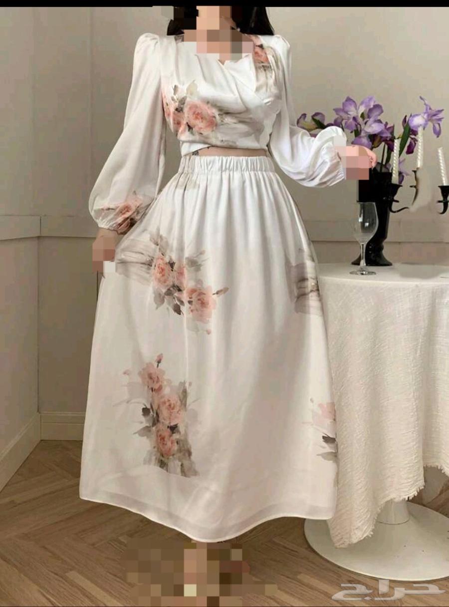 طقم تنورة قطعتين جديد بطباعه ورود أنيق ولطيف64414276629762110