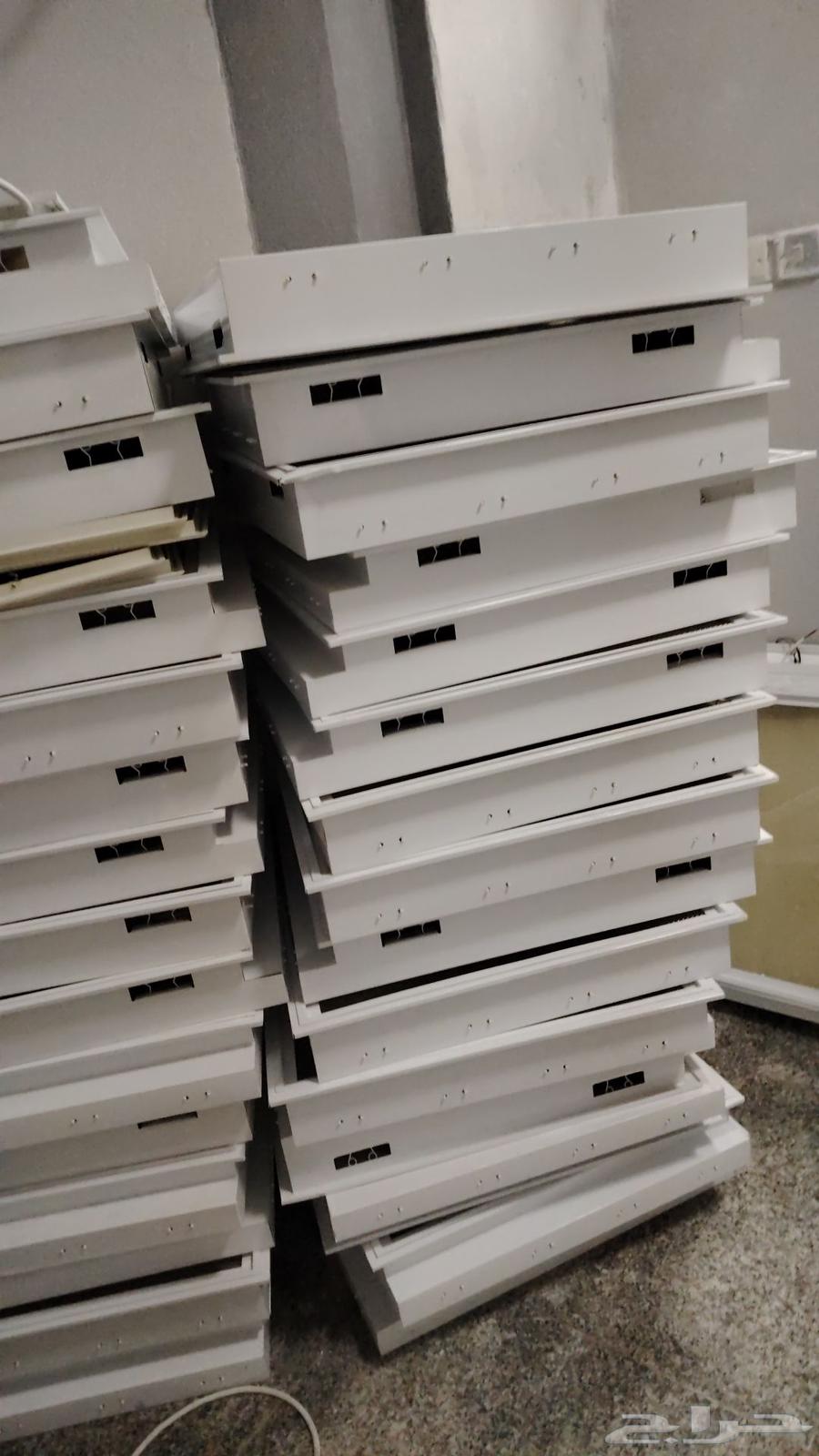 لمبات نضيفه 60x60نظيف جدا العدد 7064570121731713113