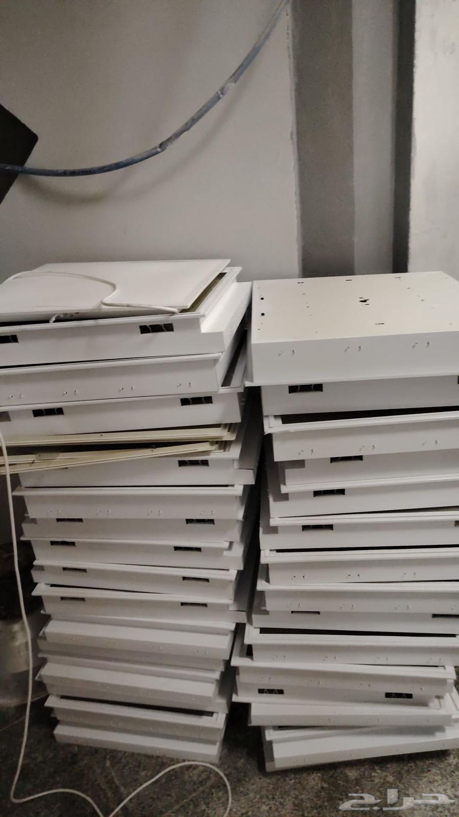 لمبات نضيفه 60x60نظيف جدا العدد 7064570121731713111