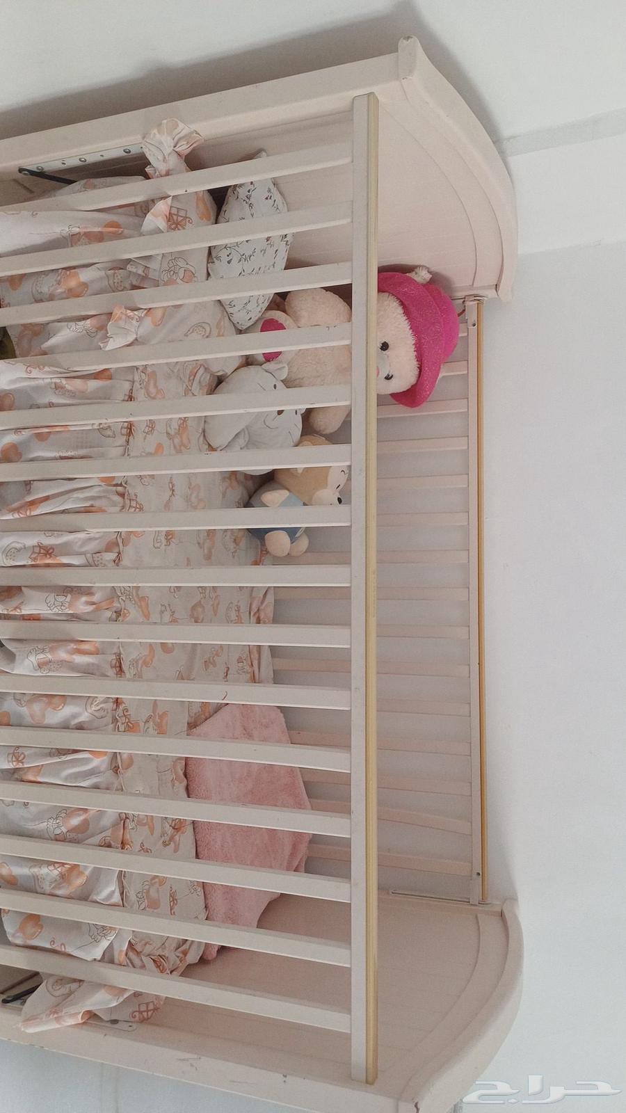 سرير اطفال للبيع قابل للتفاوض ...براد صغير64418824567938110