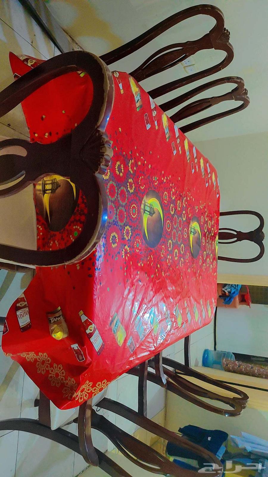 Dining table for sale, almost new, with 6 chairs64419078288643110