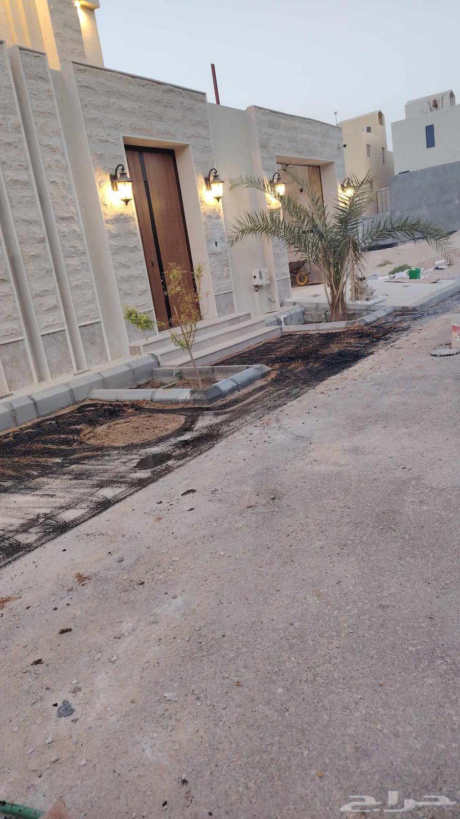 Cutting asphalt walls, sanding rough exterior concrete, sealing openings, chipping64534536623619114