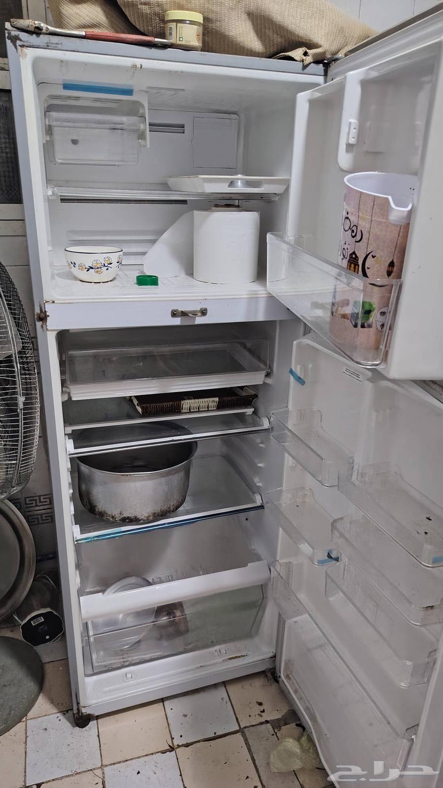 ثلاجه توشيبا 14قدم نضيفه ولاتشتكي من شي 350ريال64418485781505110