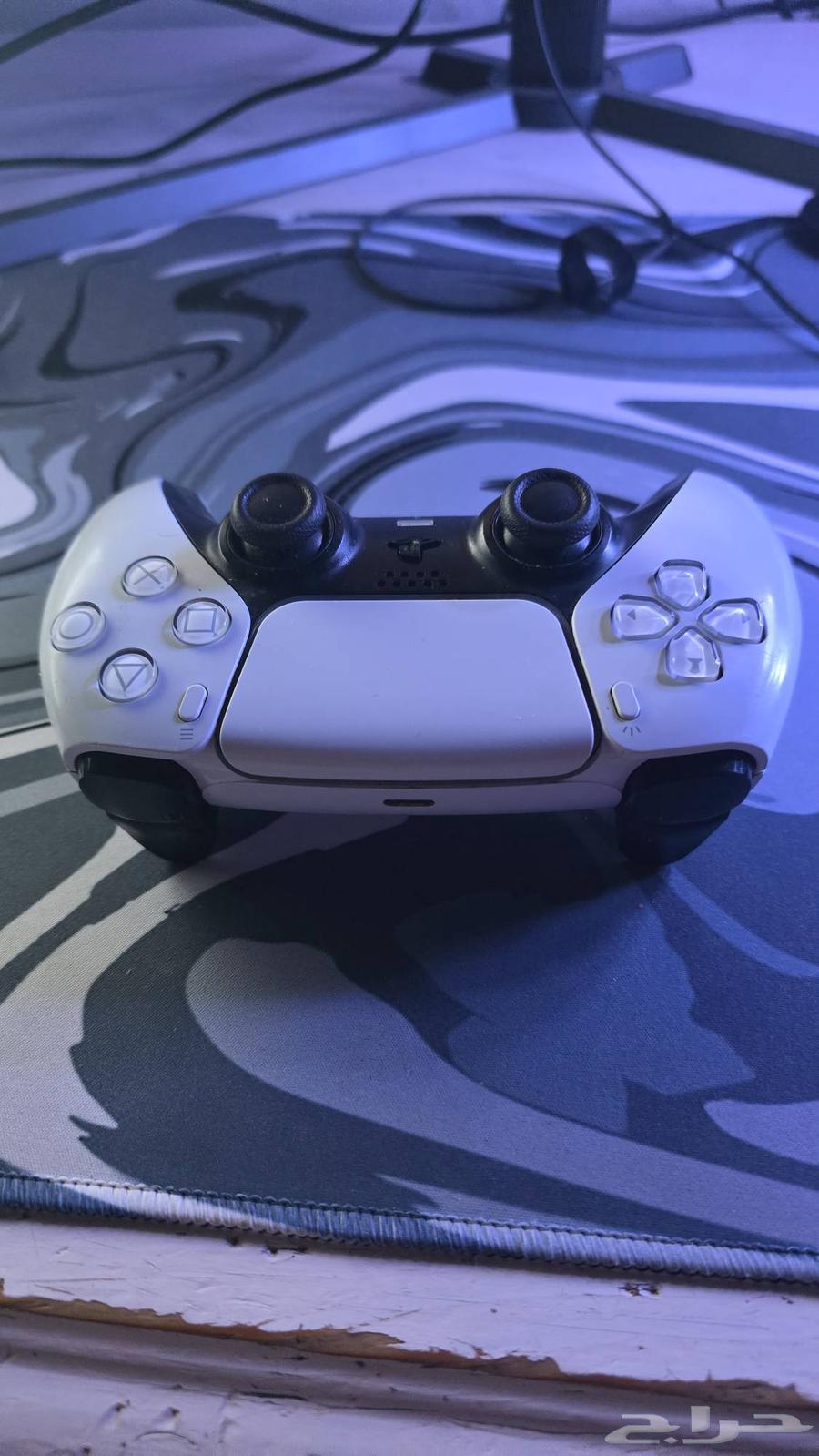 يد سوني 564417739357826110