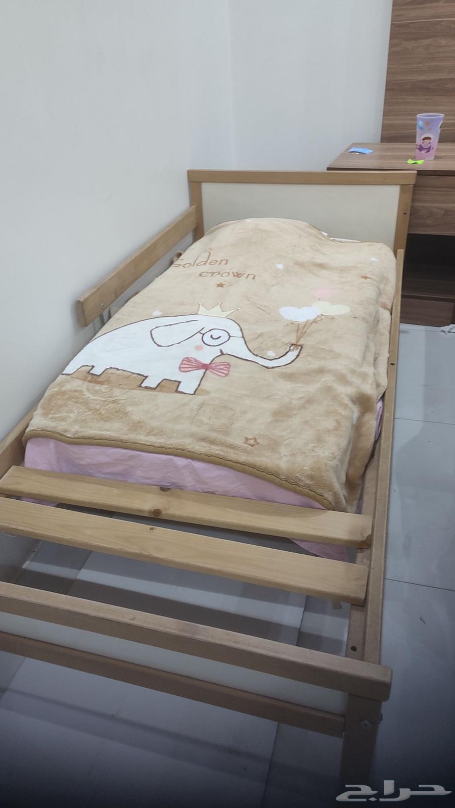 سريرين من ايكيا64414315691649110