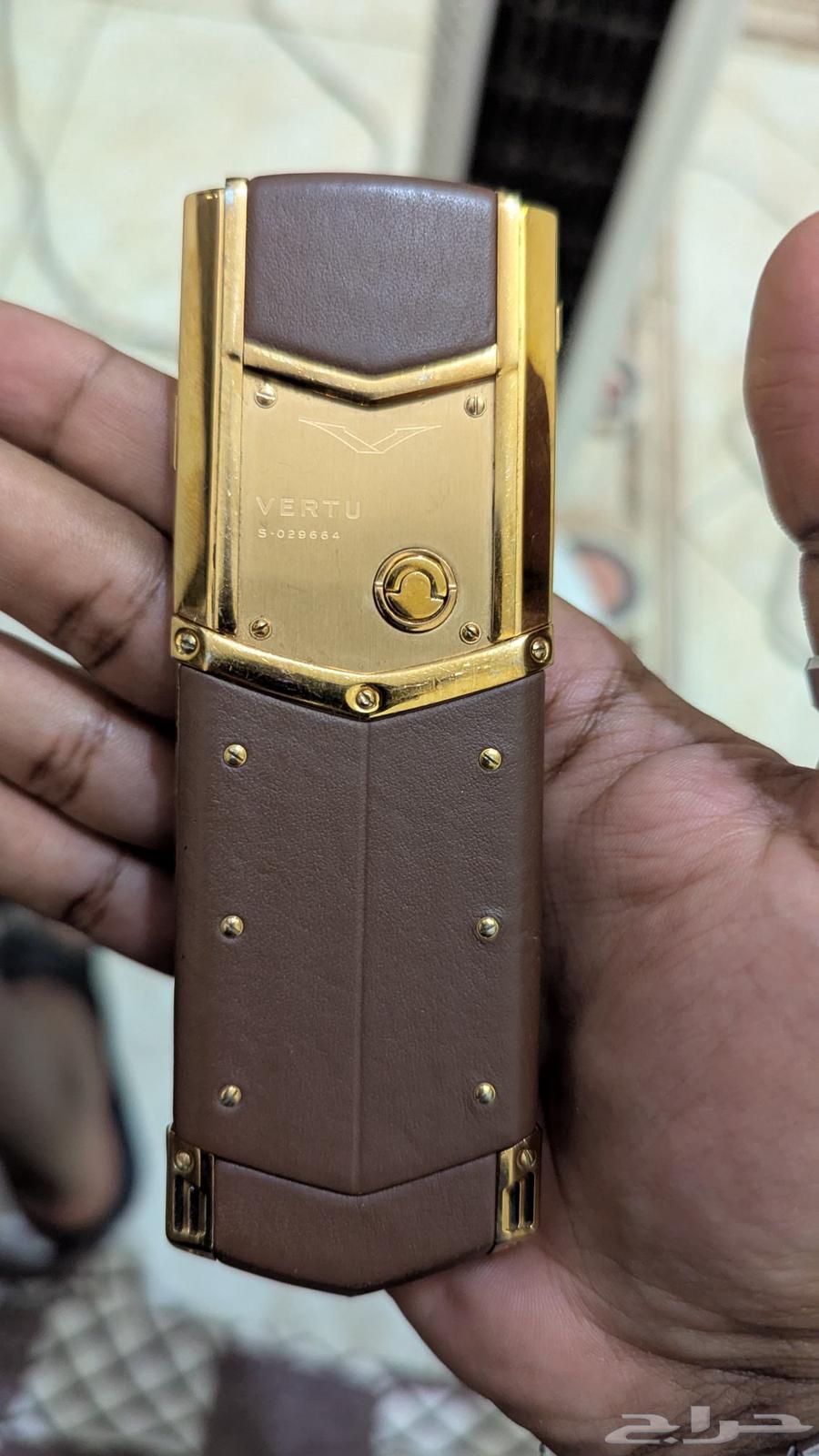 جوال vertue نادر مطلي بالذهب64417062061058111