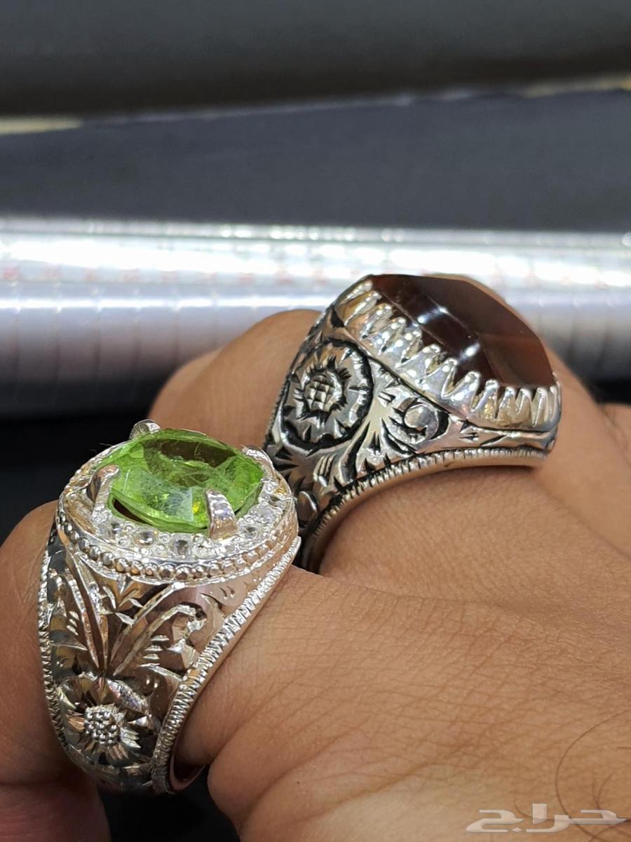 Gems from Emerald and Carnelian64416756550786113