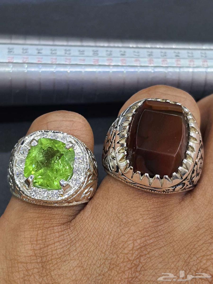 Gems from Emerald and Carnelian64416756550786112