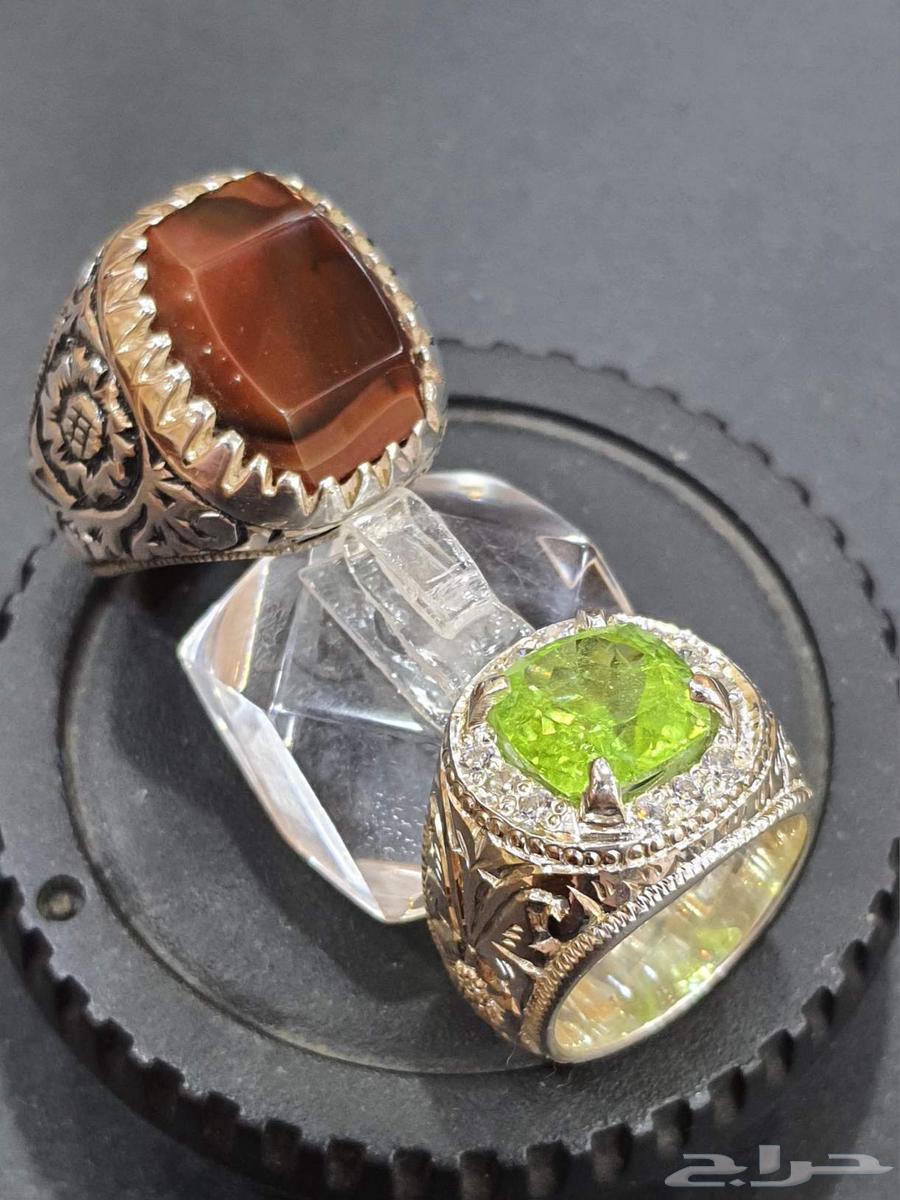 Gems from Emerald and Carnelian64416756550786111