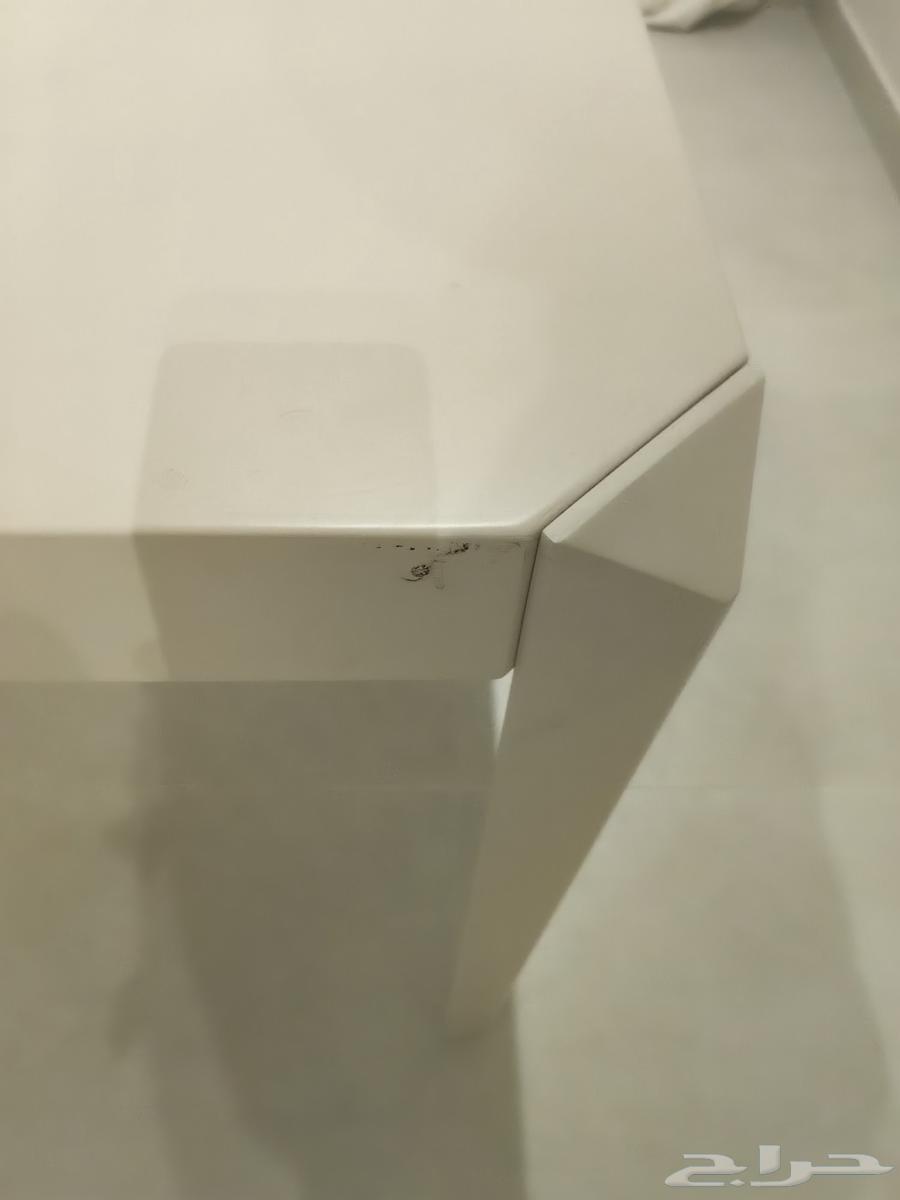 Luxury table with light use, urgent sale today only64417793601537114