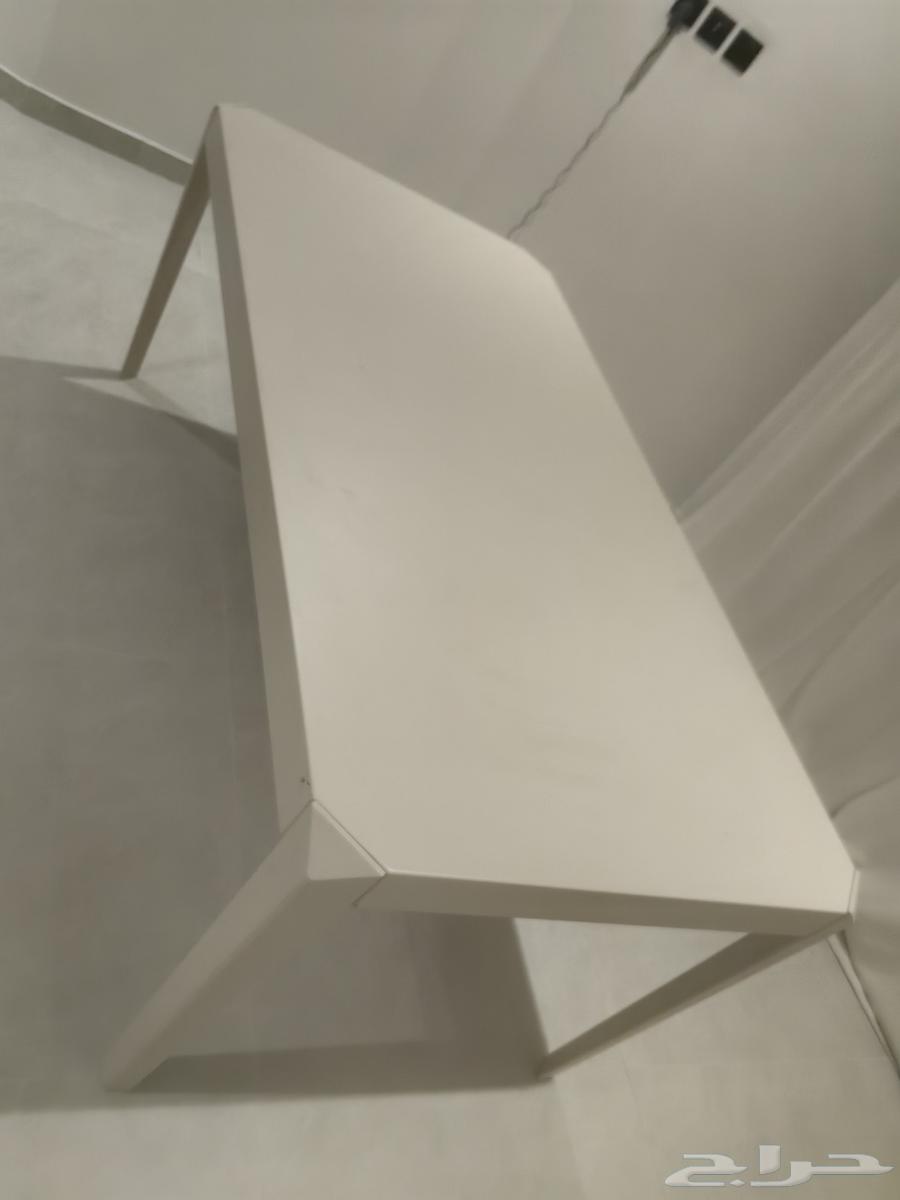 Luxury table with light use, urgent sale today only64417793601537112