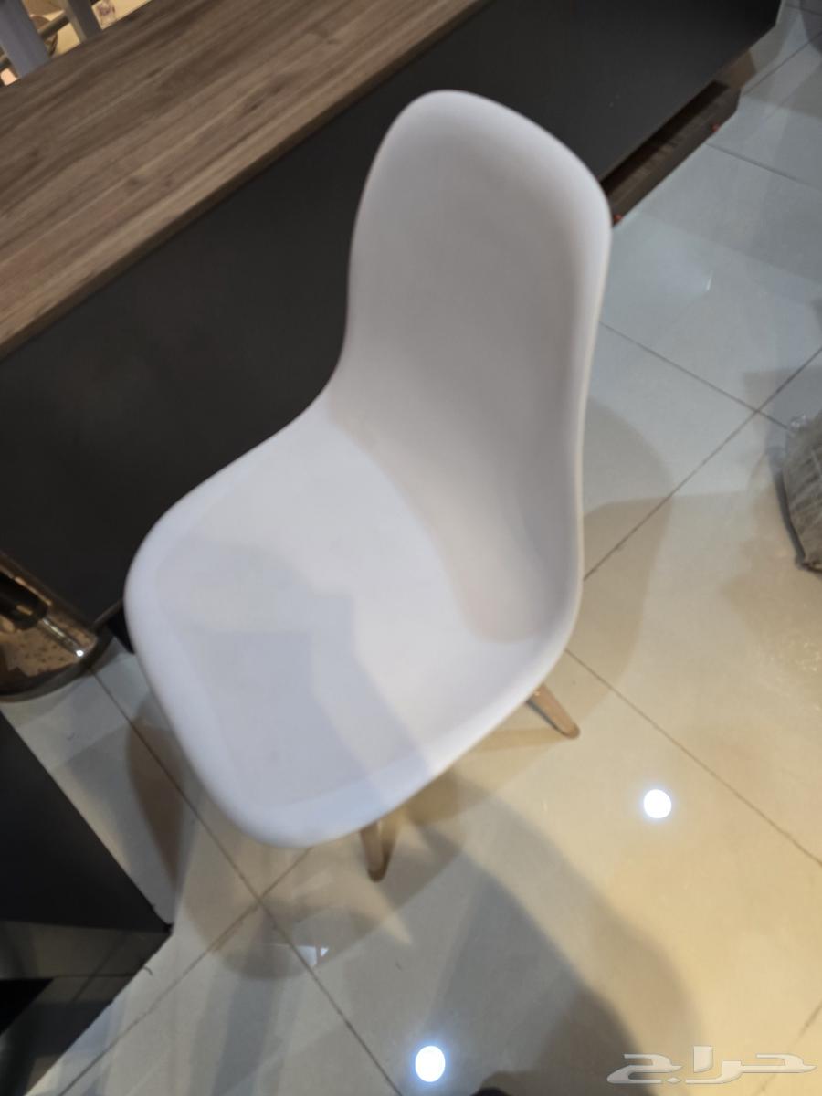 كراسي عصريه مودرن ارجل خشب استخدام نضيف جدا64417780127875112