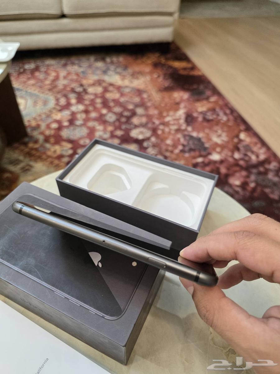 ايفون 8 نظيف جدا واستخدام قليل مانفك ولا قد دخل صيانة64416187991938114