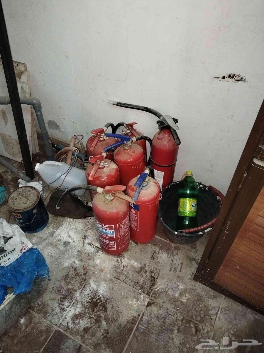 عدد 8 طفايات حريق للبيع64572243446785111