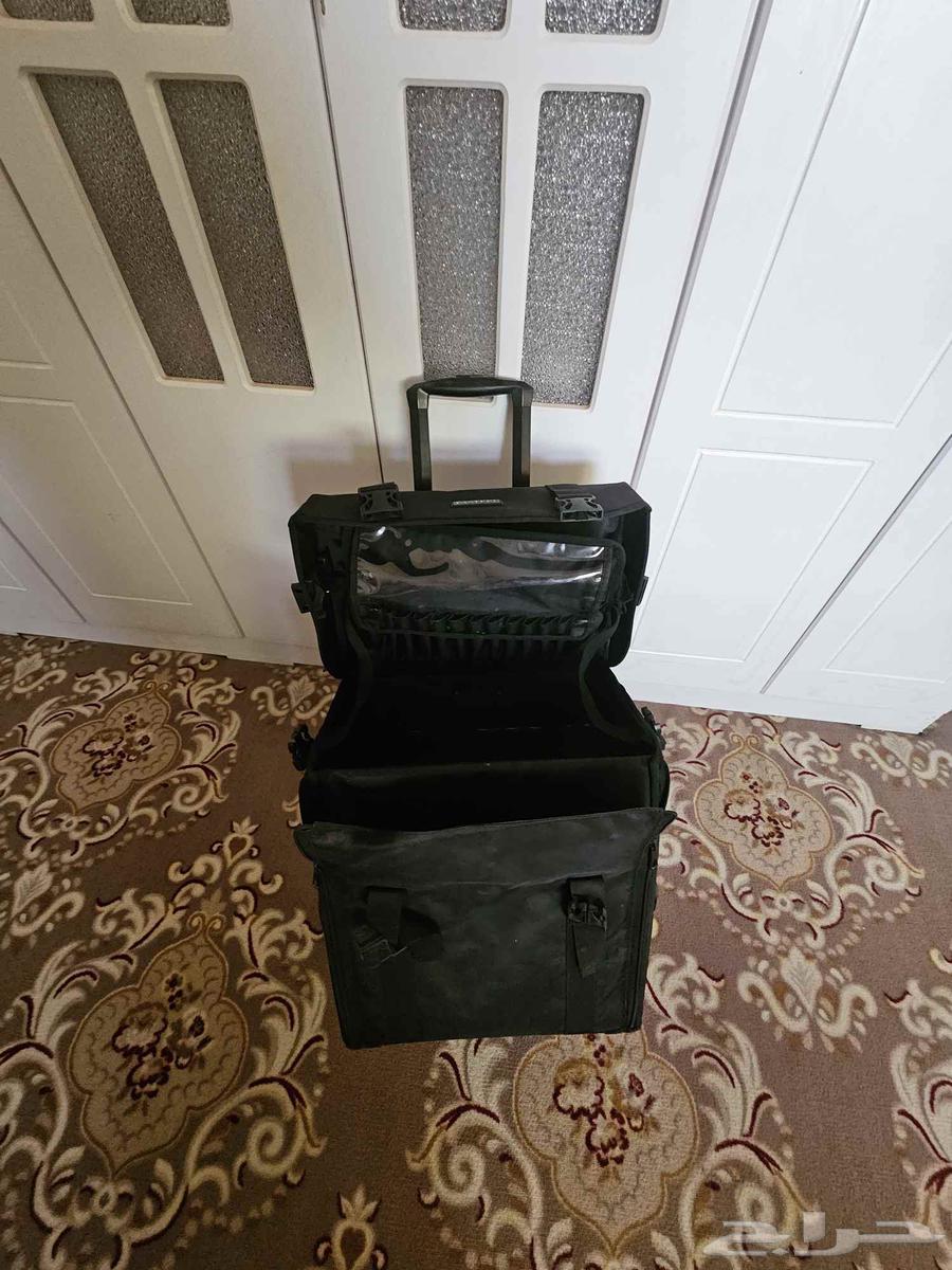 شنطة مكياج مستعمله للبيع64413313671170111