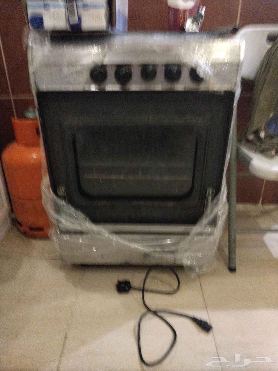 2 beds with mattresses, a deep freezer and a desert air conditioner64415101252227112