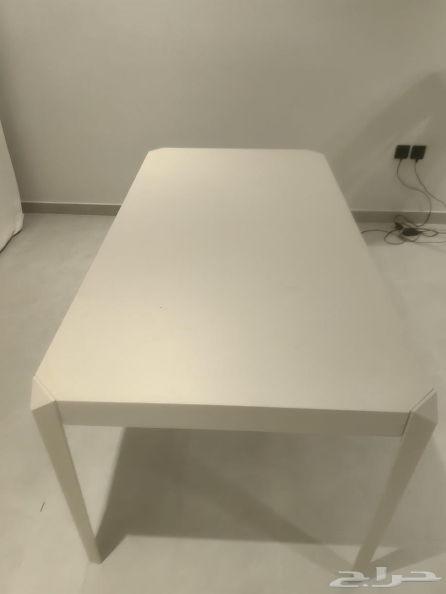 Luxury table with light use, urgent sale today only64417793601537111