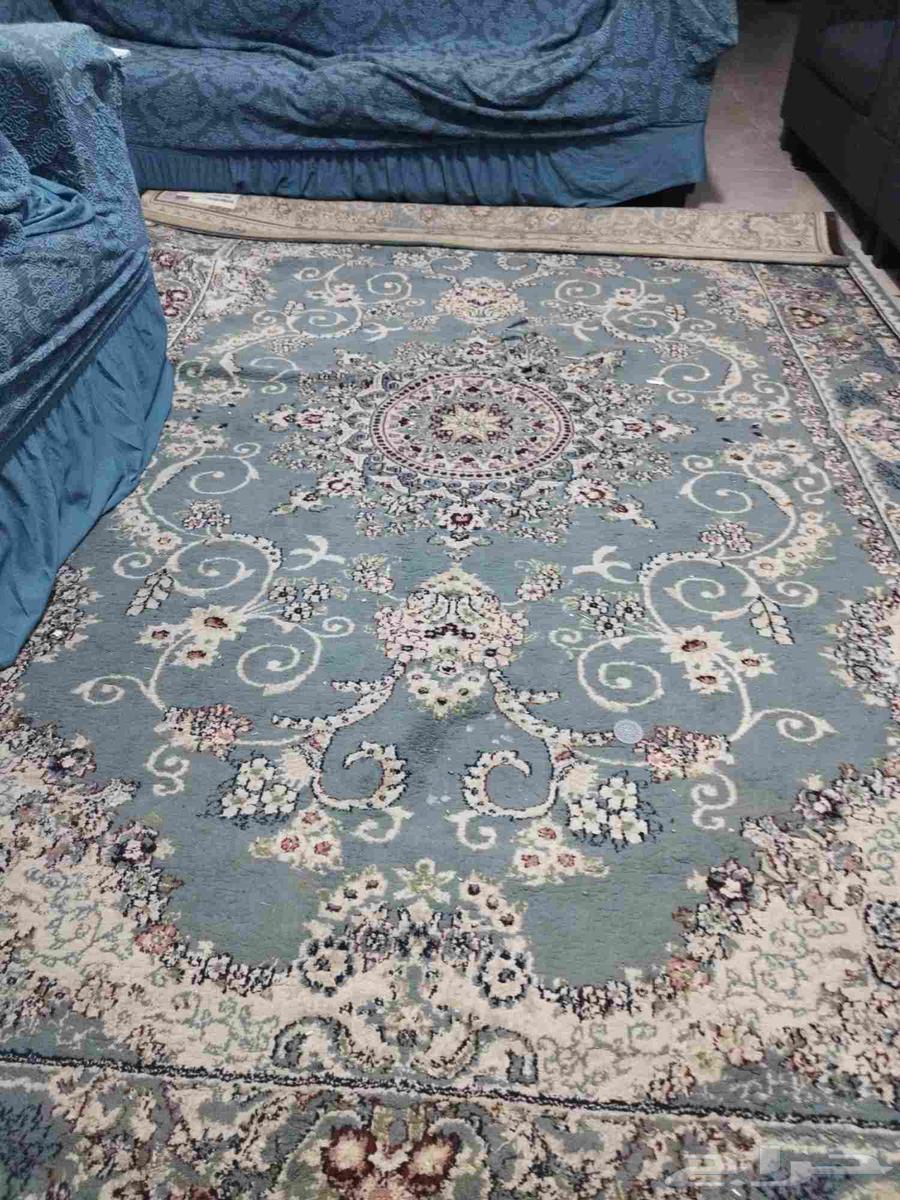 سجادة تركية يوجد بها شرخ كما في الصورة البيع بسبب السفر64414553794945112