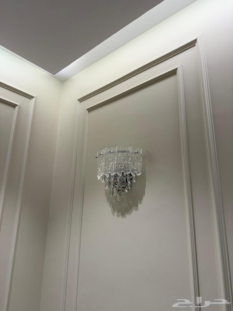 Chandelier with 2 wall lights, very new condition, installed and then removed64416809460865112