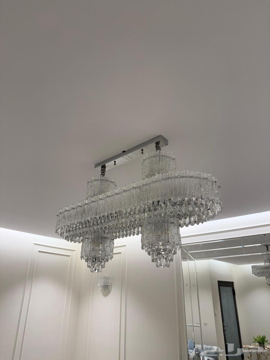 Chandelier with 2 wall lights, very new condition, installed and then removed64416809460865111