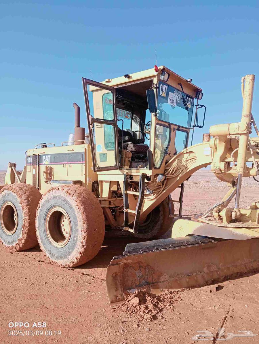 Pakistani motor grader driver with driving license, traffic license, Aramco license, 15 years of experience64576882457346110