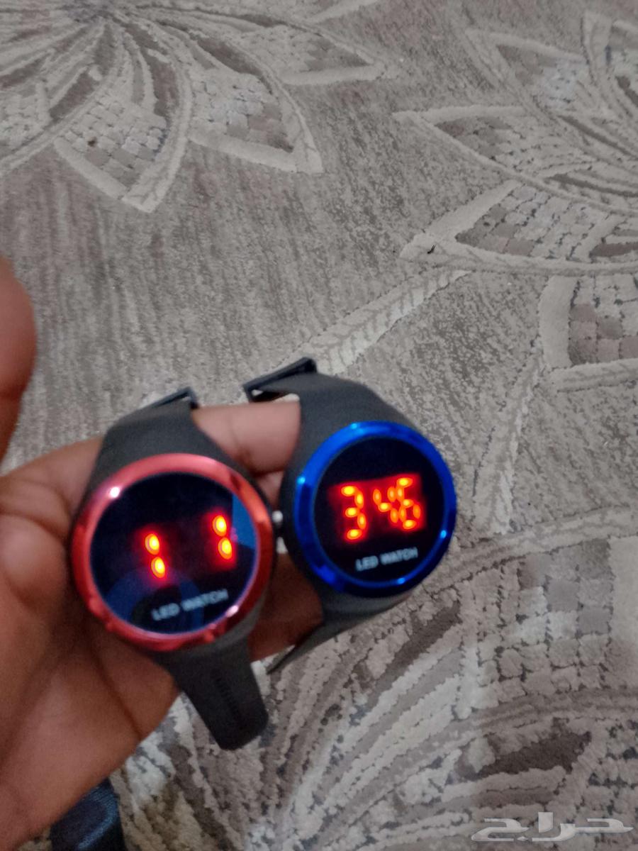 ساعات جمله وقطاعي اغلق المحل وعليها عروض64413098907137110