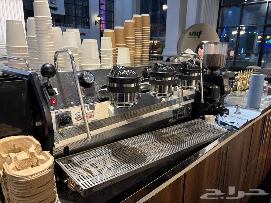 Italian 3-head coffee machine for sale, model 2021, also includes oven64413071236865110