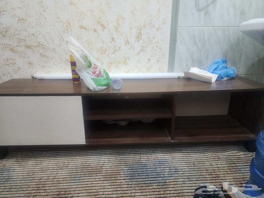 Items for sale: glasses, screen holder, screen, glass table, contact via WhatsApp64417944941443111