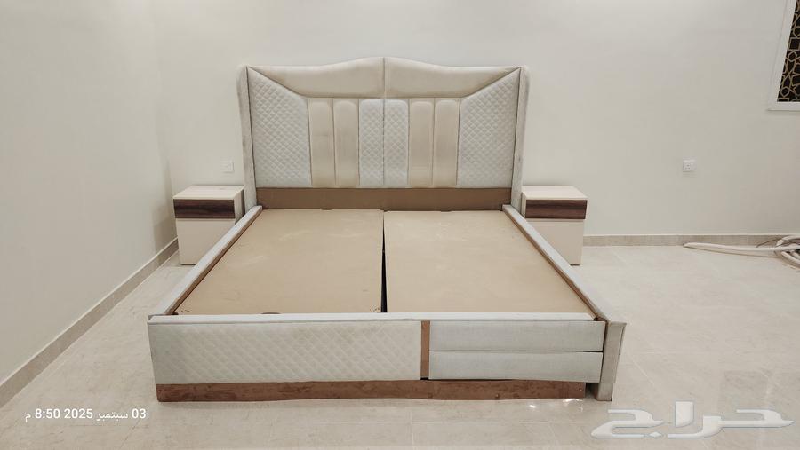 للبيع سرير كبير نفرين مقاس 2 متر طول و عرض ومع عدد 2 كمدينه64418227744897111