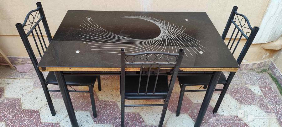 طاولة سفرة معها 3 كراسي للبيع 100 واسطوانة غاز 17064416201036803110
