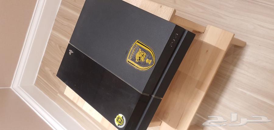 بلايستيشن 4 الذاكرة 1تيرا معاه يد واحده وسلك hdm وتوصيله64412642188675111