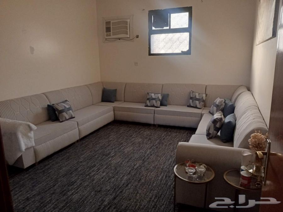 مجلس شبه جديد نظيف جدا للبيع64413918201601110