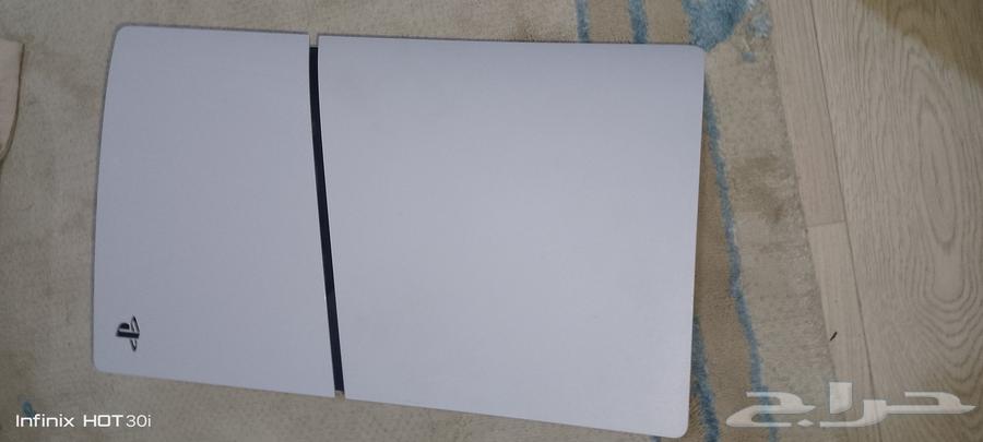 PS5 for sale with controller and cables, controller is damaged but works fine64415424520195112