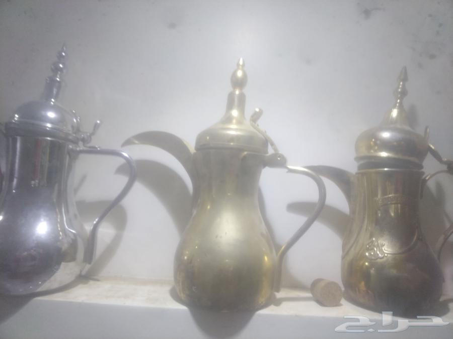 Three scales and one sword64416174544001110