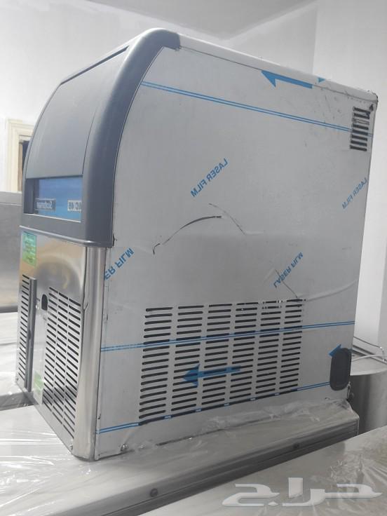 صانع الثلج ايطالي مستخدمه شبه جديد 25 كيلو64415961215745113