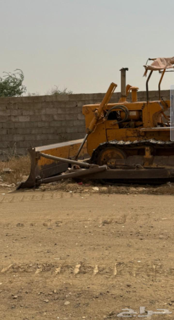 يوجد لدي دركتل كوماتسو ماشاء الله تبارك الله نظيفه لايجار64572326822785110