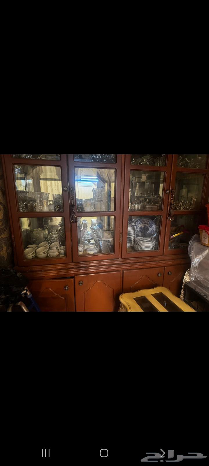 مكتبة صالة للبيع نظيفة وسليمة64417971984003113