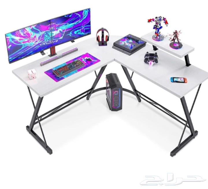 White L-shaped table with a slight invisible scratch64415370704770110