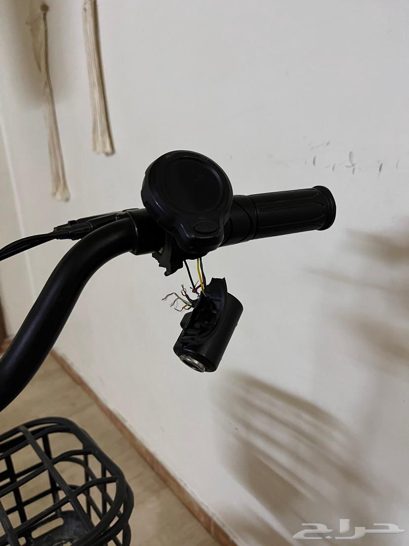 اسكوتر هيلكوا جديد ما كمل 6 شهور بس القطعه حقت التشغيل مكسور64417958645250110