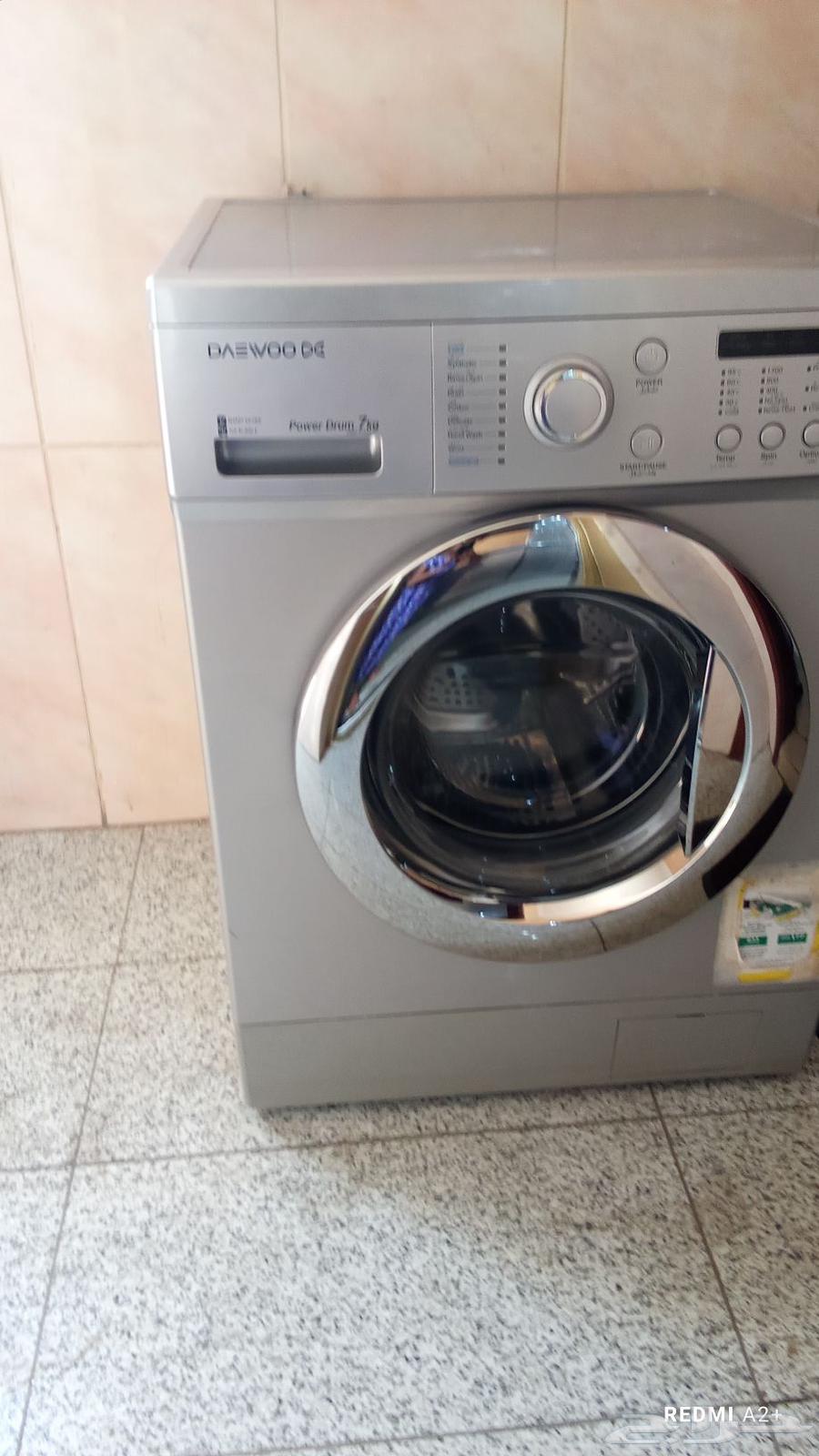 غسالة بحالة جيدة جدا بس فيها مشكلة بالقطعه الصغيرة تبع الباب64413193970307112