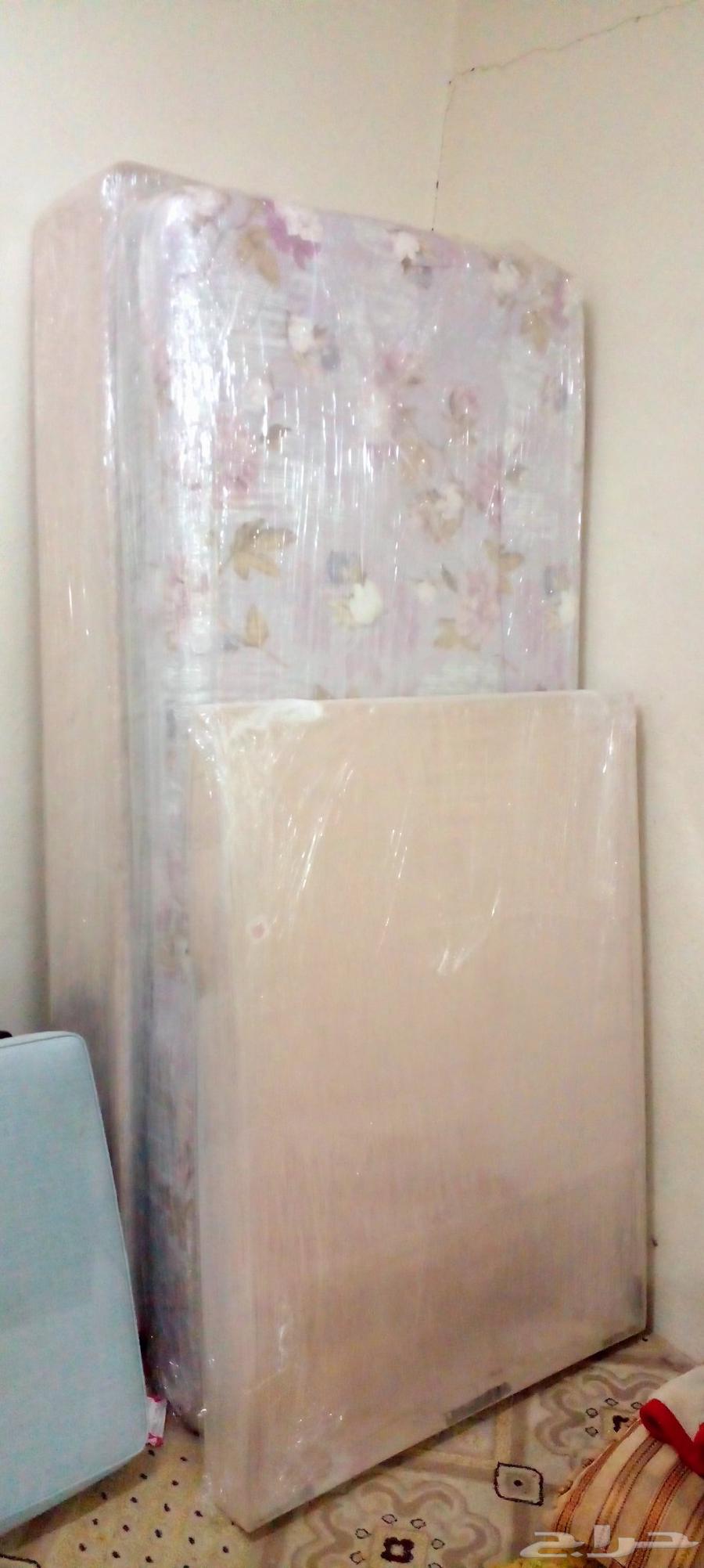 في 2 سرير نفر ب مراتبهم بحاله كويسه جدا يعتبر جداد64418106882945110