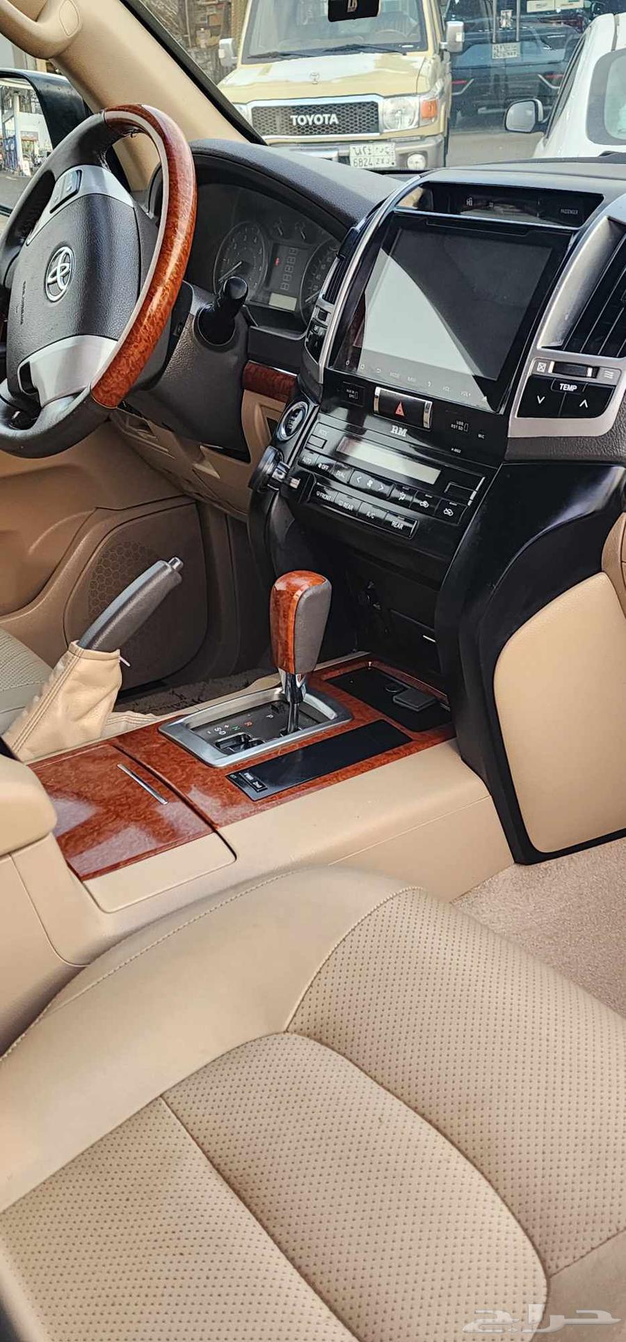 لاندكروزر 2015 GXR فل كامل بريمي64569522093955114