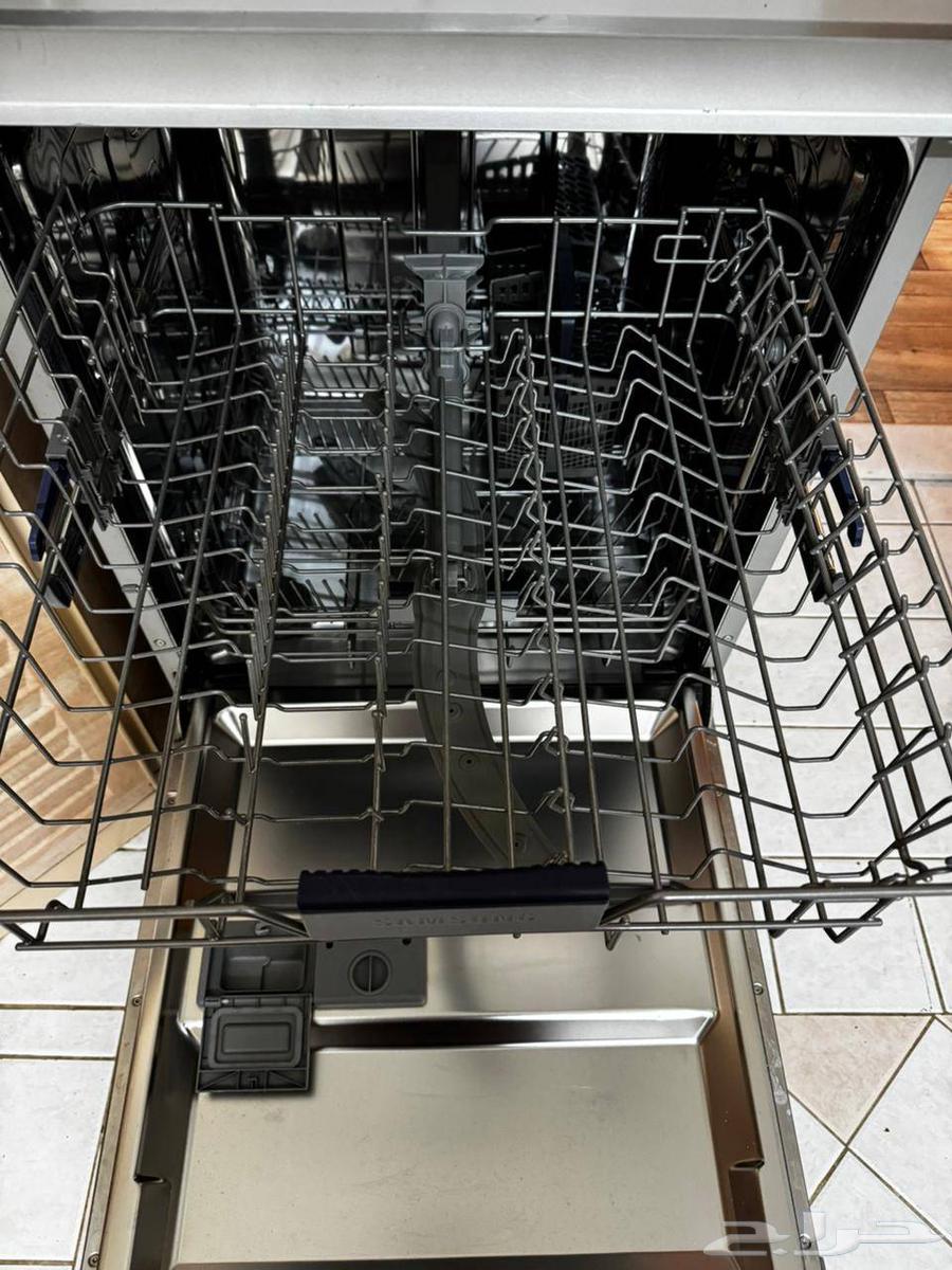 غساله اطباق من SAMSUNG يوجد بها 6 برامج64419145113730110